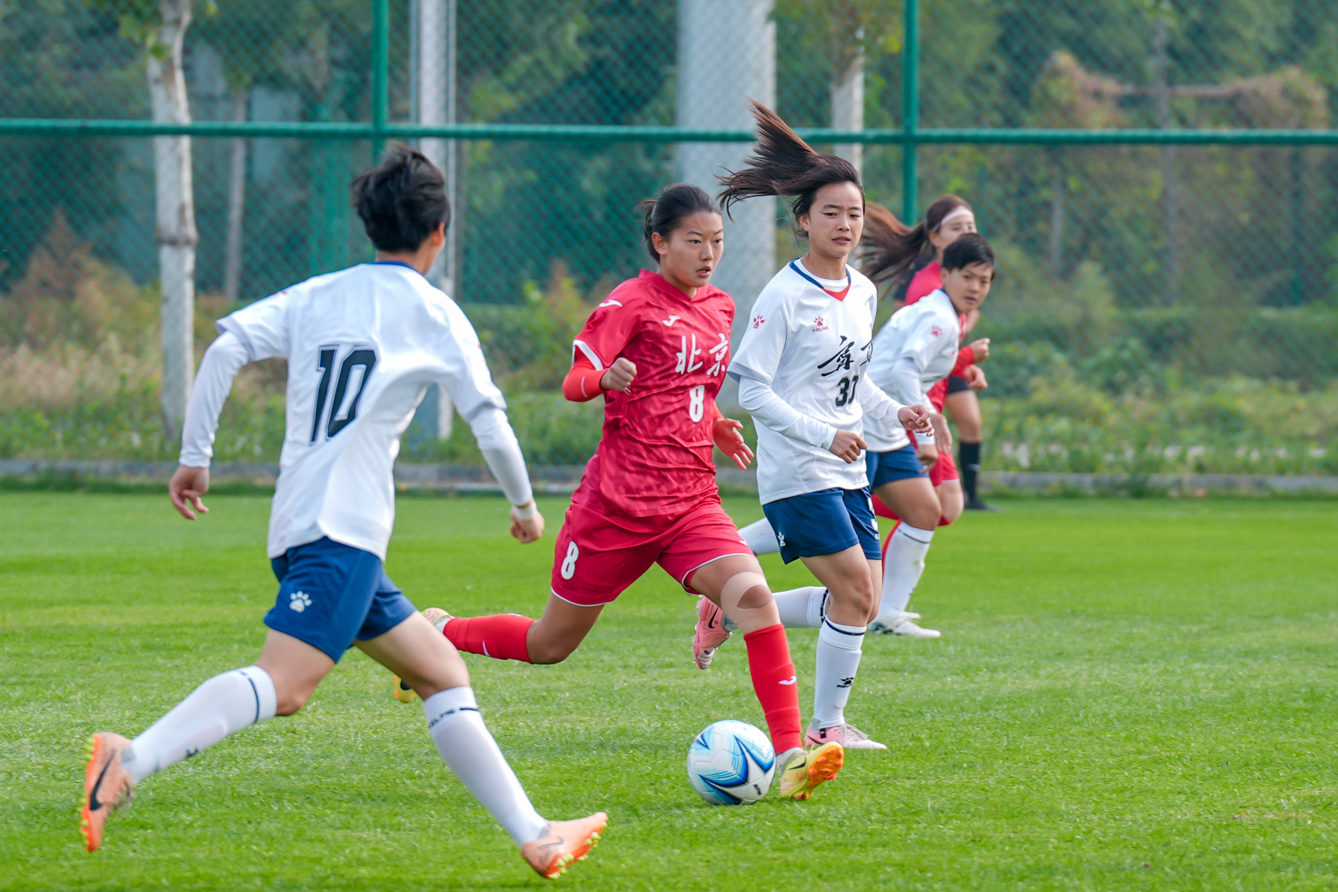 熊猫直播平台-广州女足在比赛中表现出色，成功晋级半决赛