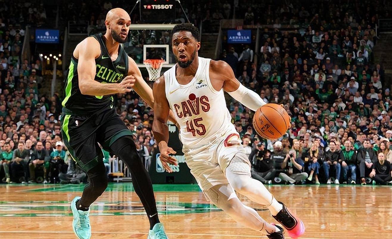 凯尔特人逆转骑士:沃克砍下致胜球,凯尔特人客场逆转 凯尔特人逆转骑士:沃克砍下致胜球,凯尔特人客场逆转