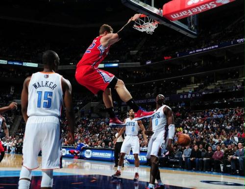 山猫大胜骑士，沃克全场抢断9次