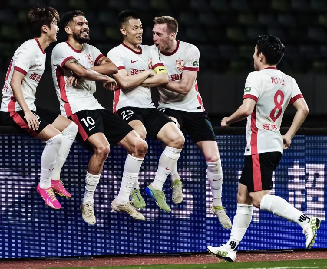 熊猫体育官方网站-热那亚客场挫败对手，球队士气高涨的简单介绍